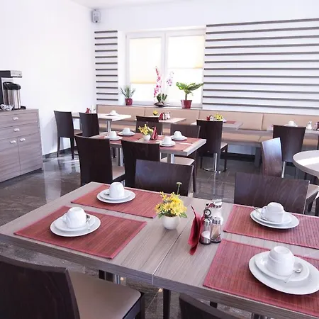 Hotel Aristo Stuttgart Airport-messe 3*